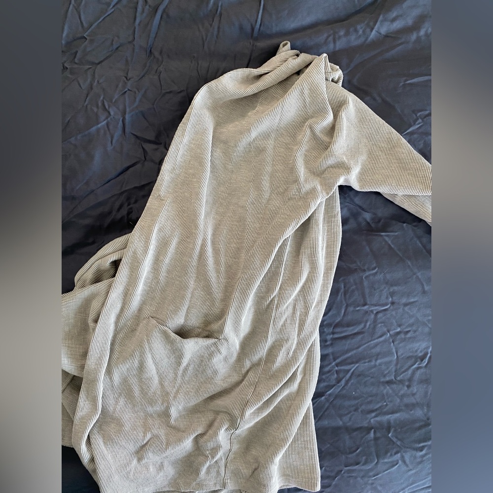 Cotton Sweater in Lightweight Cotton with Pockets